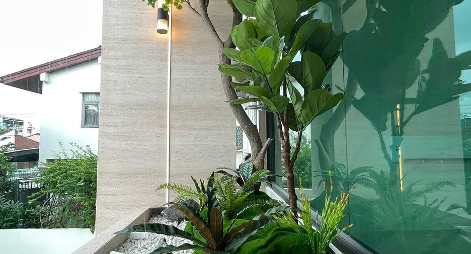 For sale 3 bedrooms house in Lat Phrao, Bangkok