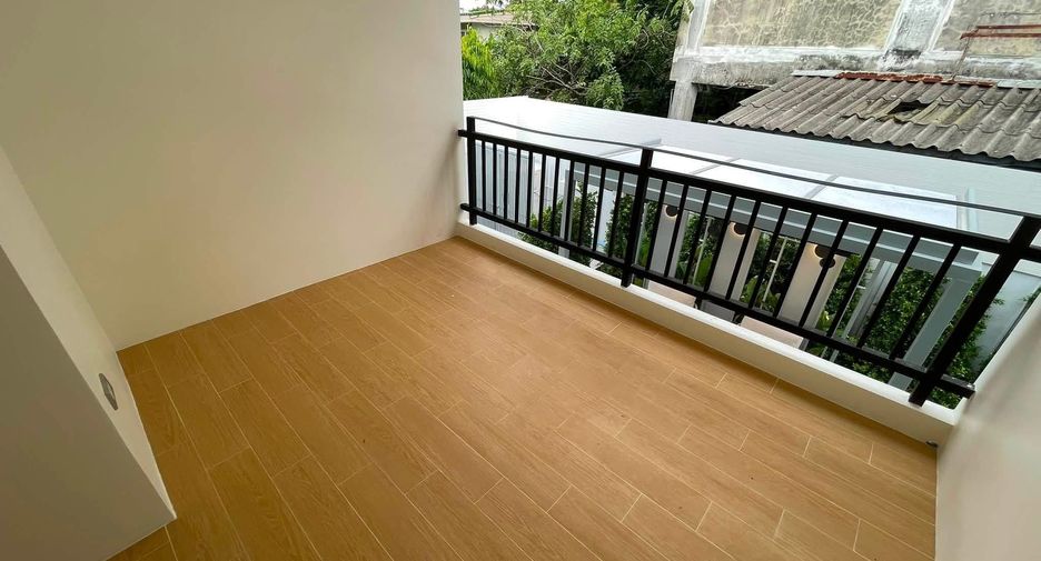 For sale 3 bedrooms house in Lat Phrao, Bangkok