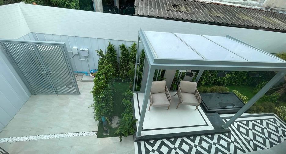 For sale 3 bedrooms house in Lat Phrao, Bangkok