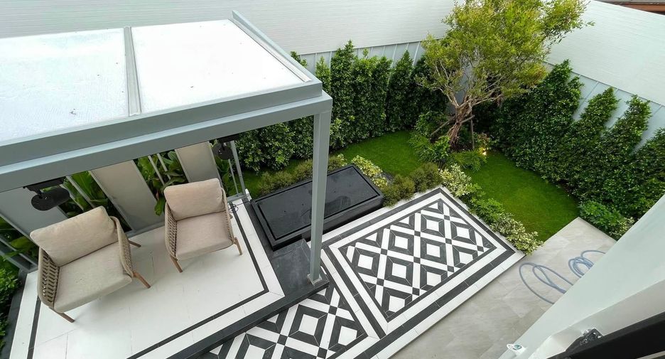 For sale 3 bedrooms house in Lat Phrao, Bangkok