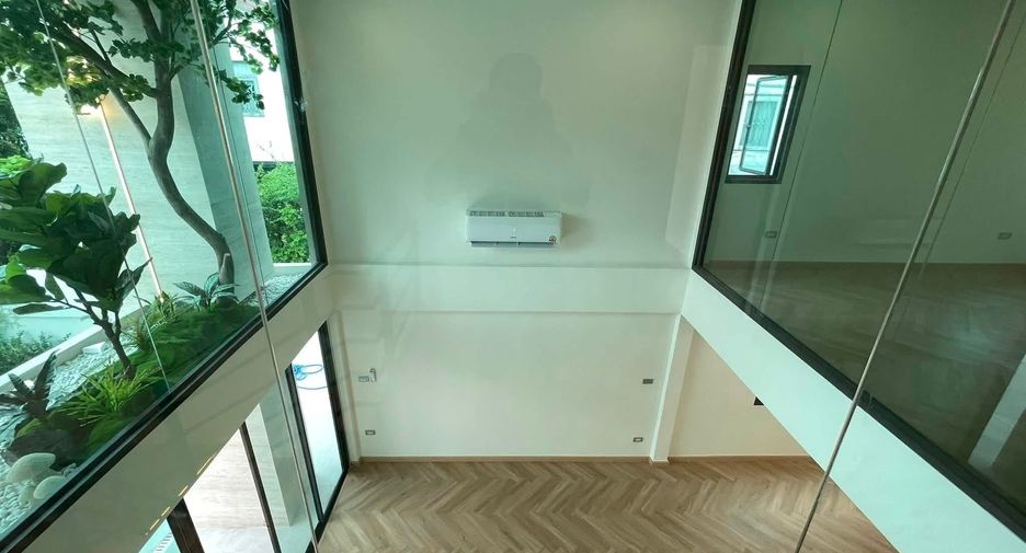 For sale 3 bedrooms house in Lat Phrao, Bangkok