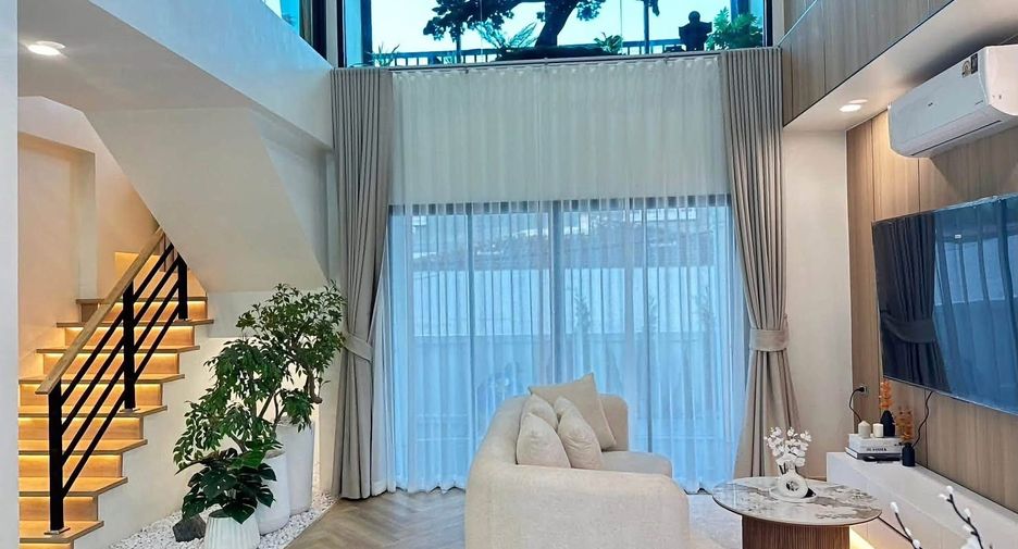For sale 3 bedrooms house in Lat Phrao, Bangkok