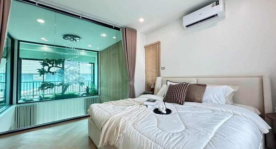 For sale 3 bedrooms house in Lat Phrao, Bangkok