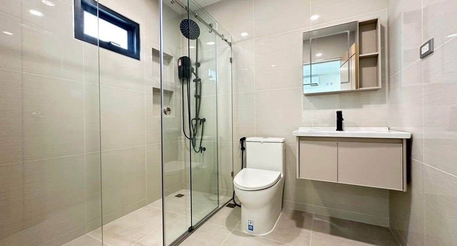 For sale 3 bedrooms house in Lat Phrao, Bangkok