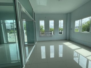 Casa adosada en venta de 1 habitaciones en Krathum Baen, Samut Sakhon