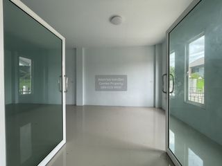Casa adosada en venta de 1 habitaciones en Krathum Baen, Samut Sakhon