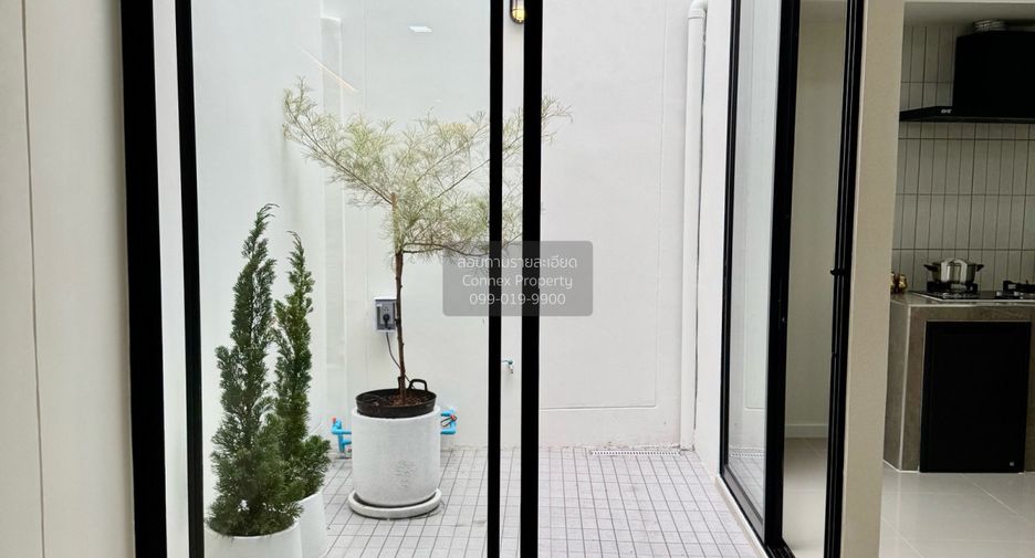 Reihenhaus zum Kauf mit 3 Zimmer in Lat Phrao, Bangkok