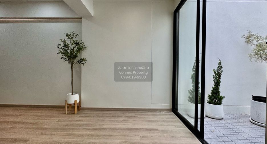 Reihenhaus zum Kauf mit 3 Zimmer in Lat Phrao, Bangkok