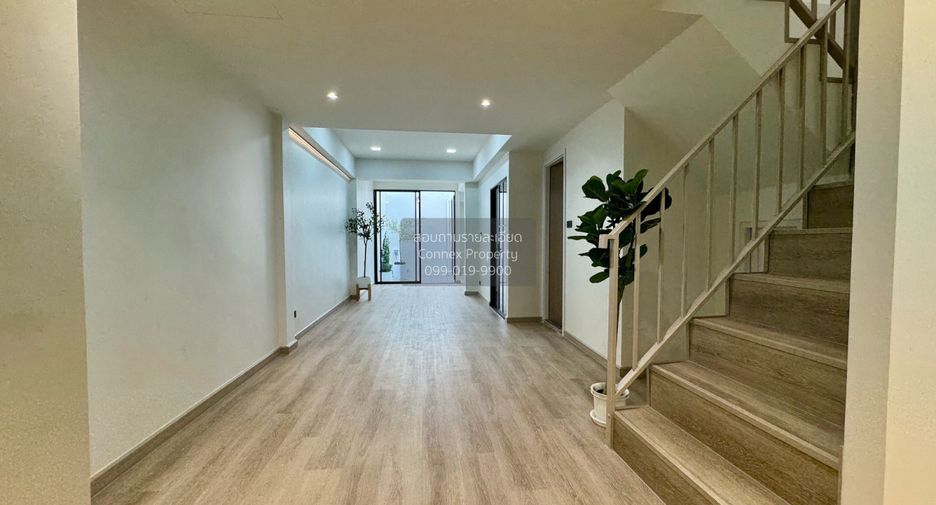 Reihenhaus zum Kauf mit 3 Zimmer in Lat Phrao, Bangkok