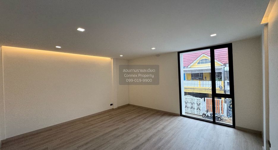 Reihenhaus zum Kauf mit 3 Zimmer in Lat Phrao, Bangkok