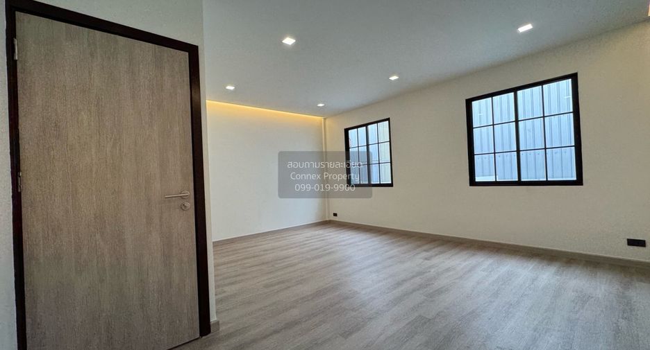 Reihenhaus zum Kauf mit 3 Zimmer in Lat Phrao, Bangkok