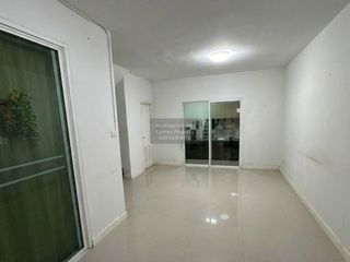 For sale 4 bedrooms townhouse in Sai Noi, Nonthaburi