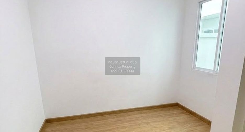 Casa adosada en venta de 4 habitaciones en Sai Noi, Nonthaburi
