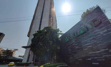 For sale 1 bed condo in Bang Phlat, Bangkok