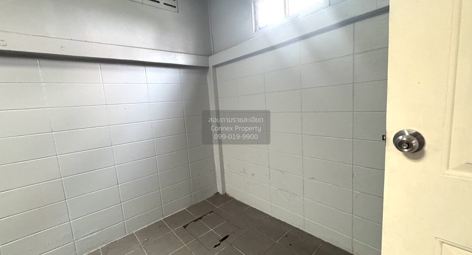 Casa adosada en venta de 3 habitaciones en Bang Khae, Bangkok