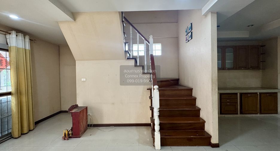 Casa adosada en venta de 3 habitaciones en Bang Khae, Bangkok