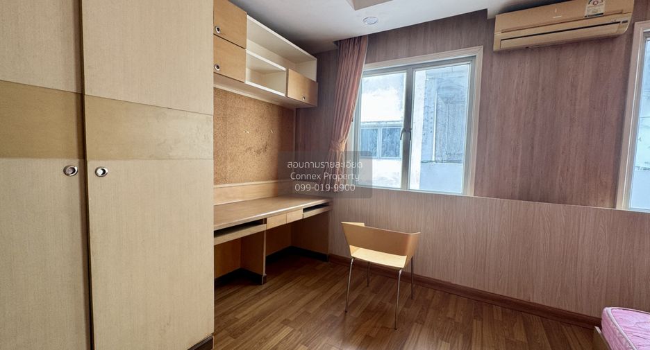 Casa adosada en venta de 3 habitaciones en Bang Khae, Bangkok
