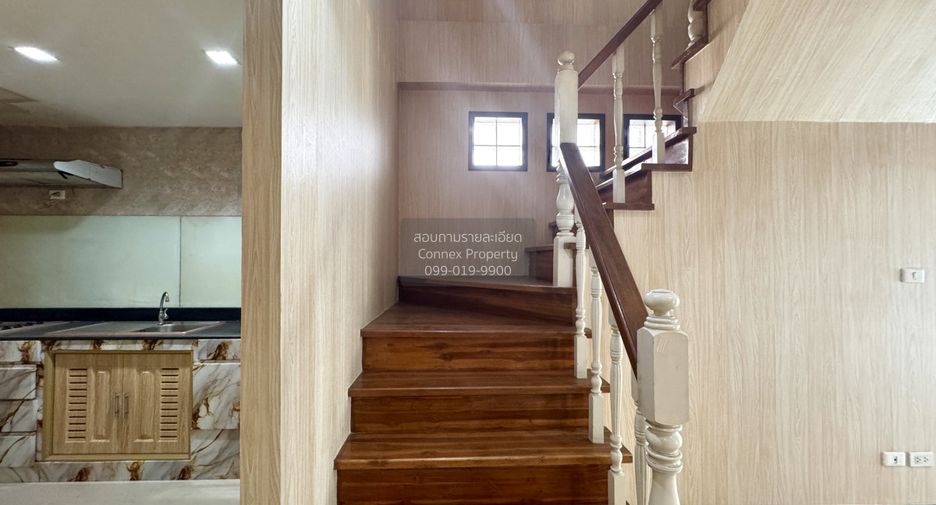 Casa adosada en venta de 3 habitaciones en Bang Khae, Bangkok