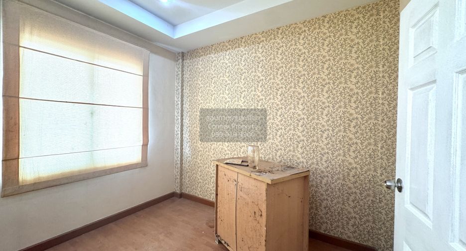 Casa adosada en venta de 3 habitaciones en Bang Khae, Bangkok