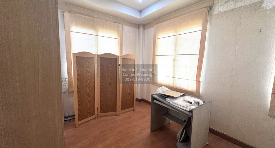 Casa adosada en venta de 3 habitaciones en Bang Khae, Bangkok