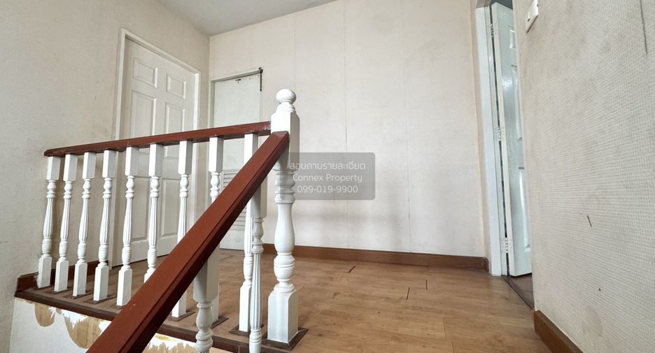 Casa adosada en venta de 3 habitaciones en Bang Khae, Bangkok