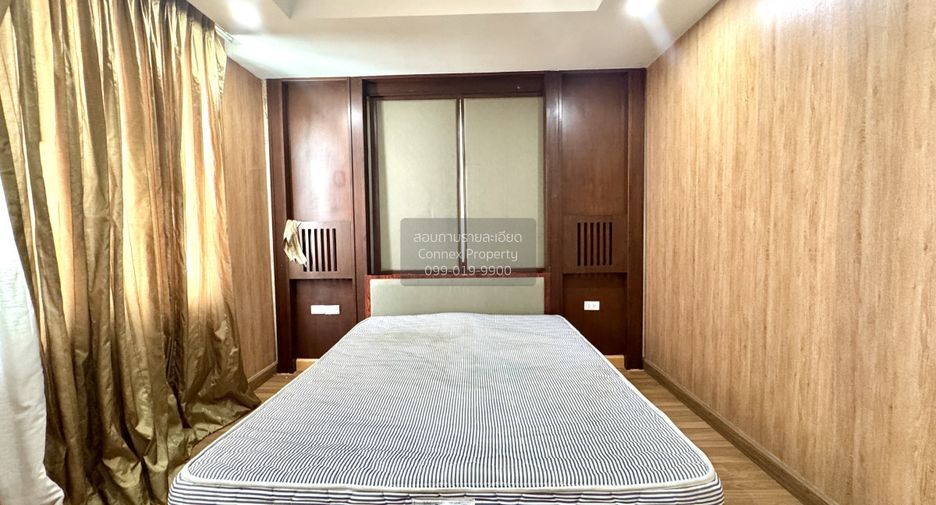 Casa adosada en venta de 3 habitaciones en Bang Khae, Bangkok