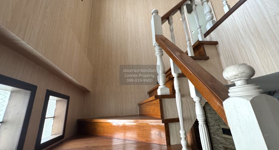 Casa adosada en venta de 3 habitaciones en Bang Khae, Bangkok
