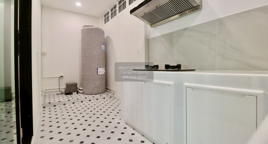 For sale 4 bedrooms townhouse in Nong Khaem, Bangkok