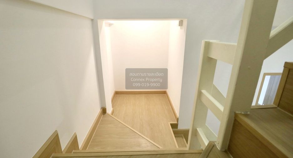 For sale 4 bedrooms townhouse in Nong Khaem, Bangkok