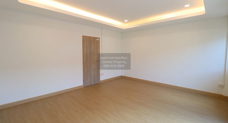 For sale 4 bedrooms townhouse in Nong Khaem, Bangkok