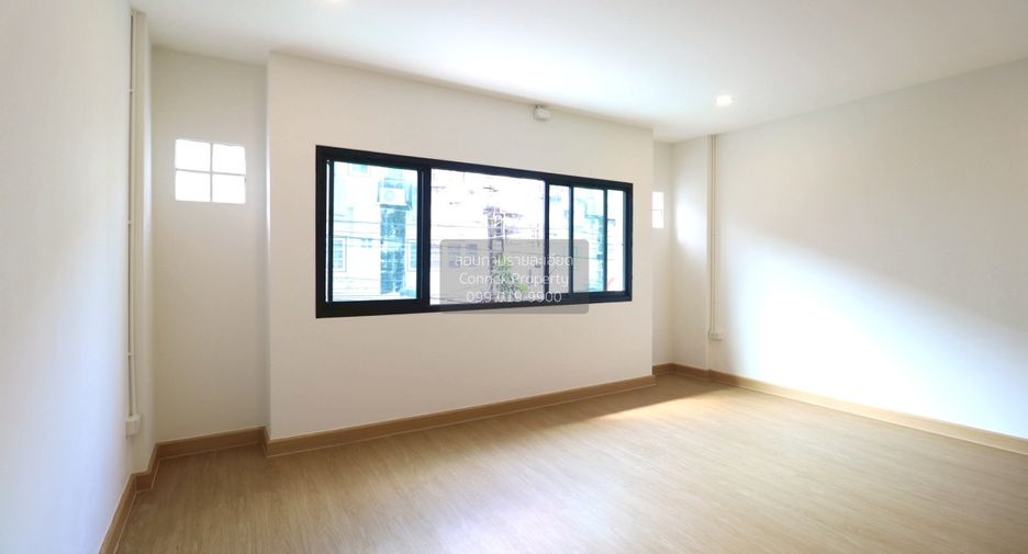 For sale 4 bedrooms townhouse in Nong Khaem, Bangkok
