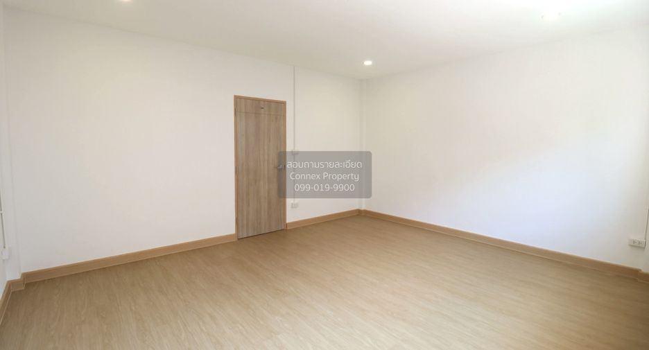 For sale 4 bedrooms townhouse in Nong Khaem, Bangkok