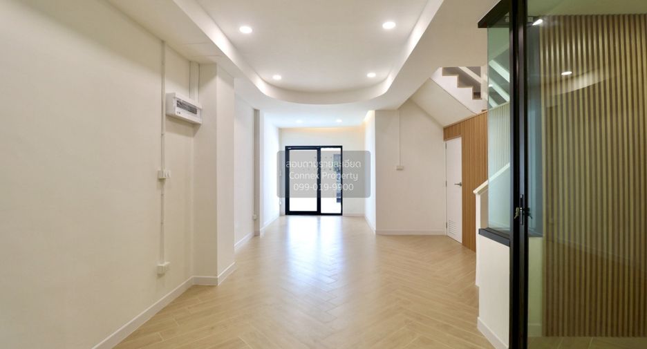 For sale 4 bedrooms townhouse in Nong Khaem, Bangkok