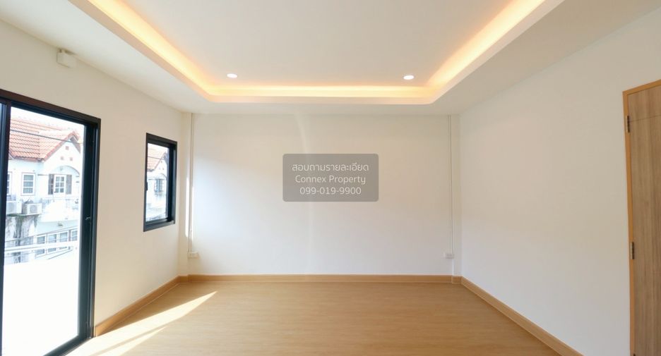 For sale 4 bedrooms townhouse in Nong Khaem, Bangkok