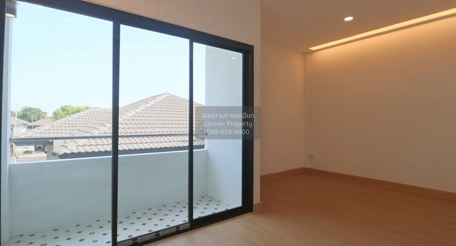 For sale 4 bedrooms townhouse in Nong Khaem, Bangkok