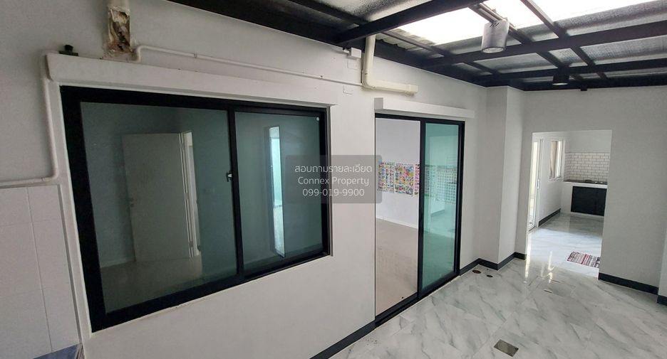 Reihenhaus zum Kauf mit 3 Zimmer in Bang Yai, Nonthaburi