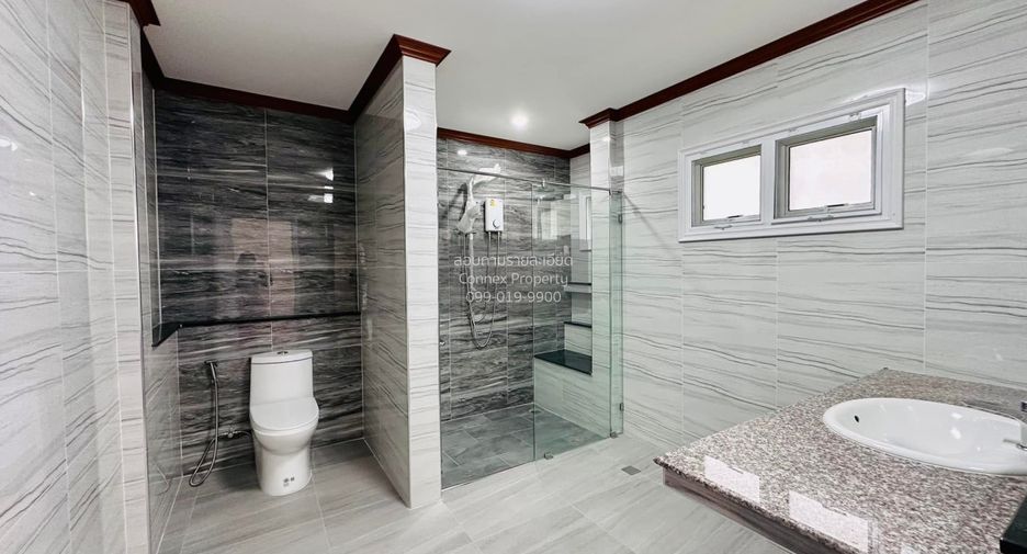 For sale 5 bedrooms house in Bang Bua Thong, Nonthaburi
