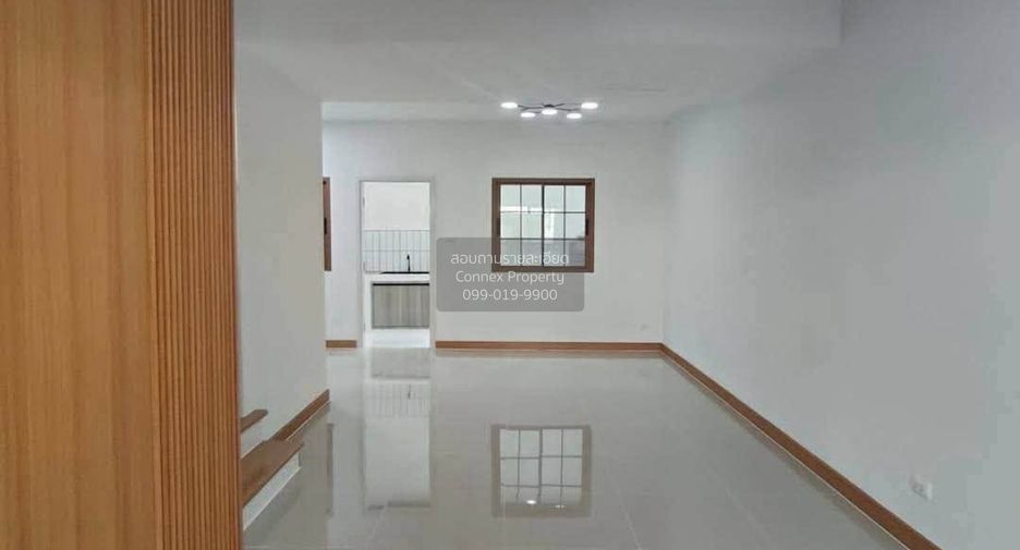 Casa adosada en venta de 3 habitaciones en Bang Kruai, Nonthaburi