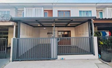 Casa adosada en venta de 3 habitaciones en Bang Kruai, Nonthaburi