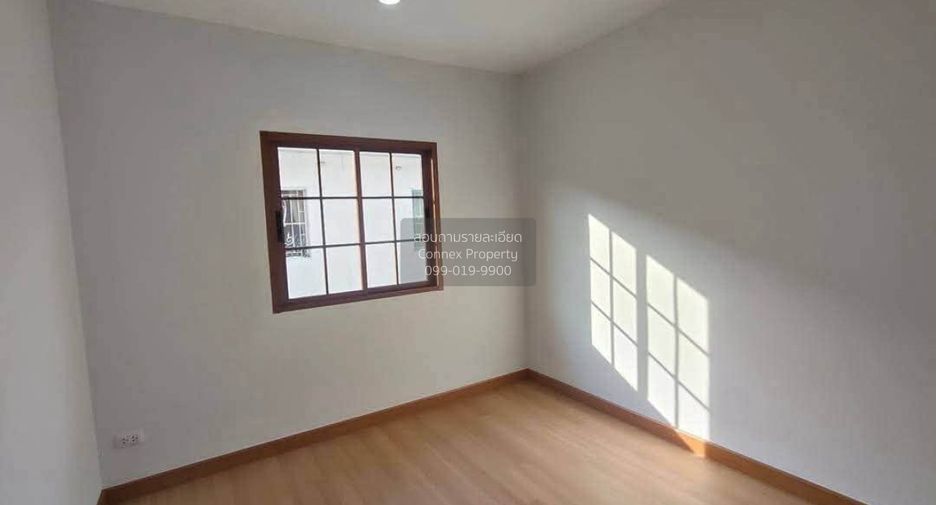 Casa adosada en venta de 3 habitaciones en Bang Kruai, Nonthaburi