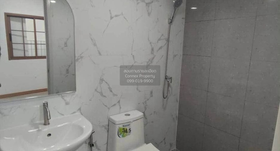 Casa adosada en venta de 3 habitaciones en Bang Kruai, Nonthaburi