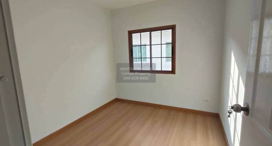 Casa adosada en venta de 3 habitaciones en Bang Kruai, Nonthaburi