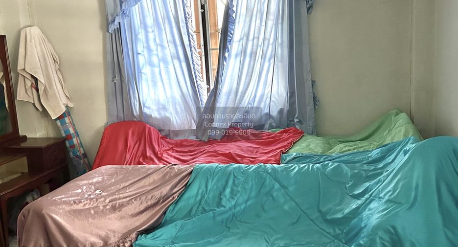For sale 4 bedrooms townhouse in Nong Khaem, Bangkok