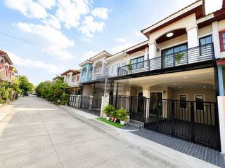 Reihenhaus zum Kauf mit 4 Zimmer in Bang Bua Thong, Nonthaburi