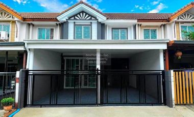 Reihenhaus zum Kauf mit 3 Zimmer in Lam Luk Ka, Pathum Thani