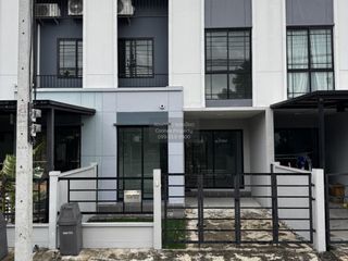 出售 3 卧室 联排别墅 在 Mueang Pathum Thani, Pathum Thani
