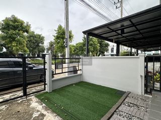 出售 3 卧室 联排别墅 在 Mueang Pathum Thani, Pathum Thani