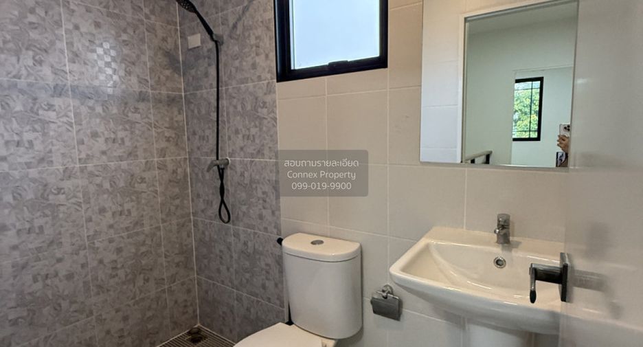 For sale 3 bedrooms townhouse in Mueang Pathum Thani, Pathum Thani