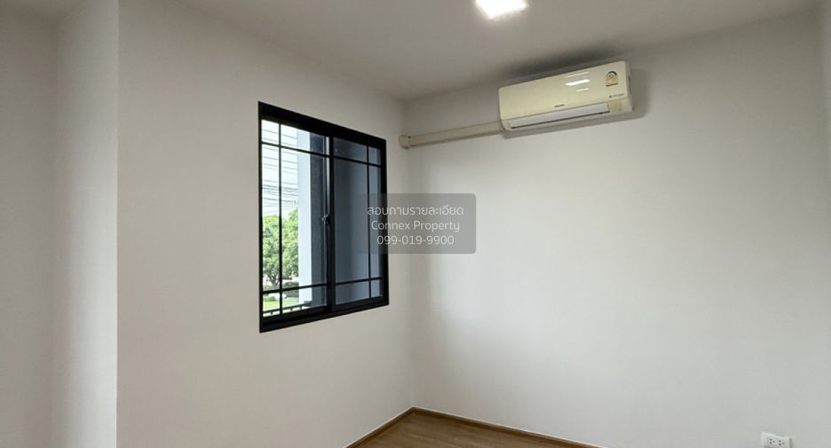 For sale 3 bedrooms townhouse in Mueang Pathum Thani, Pathum Thani