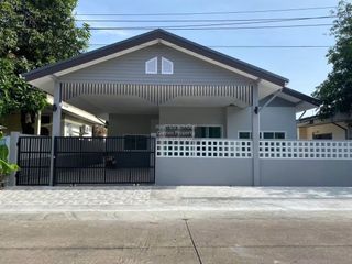 For sale 3 bedrooms house in Lat Phrao, Bangkok